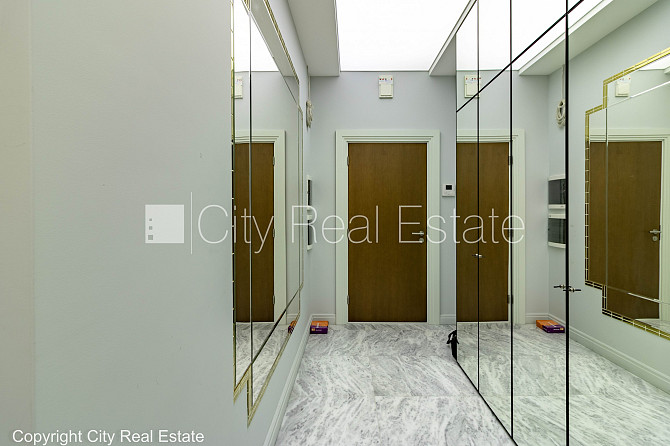 Jaunceltne, pagalma ēka, slēgts pagalms, ir lifts, divi balkoni, logi vērsti uz pagalma pusi, Rīga - foto 15