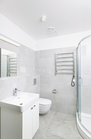 Jaunceltne, labiekārtots apzaļumots pagalms, vieta automašīnai, viena istaba izolēta, studio Rīga - foto 9