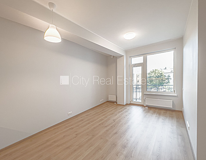 Renovēta māja, apsaimniekošanas maksa mēnesī 109,86 EUR, labiekārtots apzaļumots pagalms, Rīga - foto 3