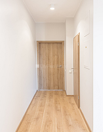 Renovēta māja, apsaimniekošanas maksa mēnesī 109,86 EUR, labiekārtots apzaļumots pagalms, Rīga - foto 10