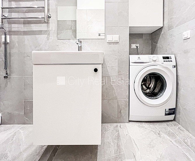 Renovēta māja, apsaimniekošanas maksa mēnesī 109,86 EUR, labiekārtots apzaļumots pagalms, Rīga - foto 12