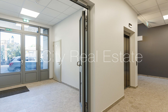 Renovēta māja, apsaimniekošanas maksa mēnesī 109,86 EUR, labiekārtots apzaļumots pagalms, Rīga - foto 14