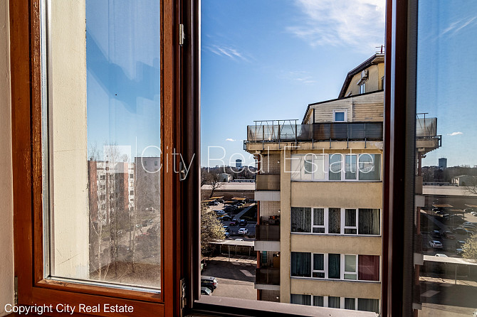 Pagalma ēka, slēgts pagalms, iežogota teritorija, vieta automašīnai, kāpņu telpa pēc Rīga - foto 4