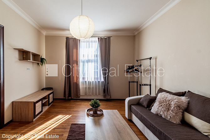 Pagalma ēka, slēgts pagalms, iežogota teritorija, vieta automašīnai, kāpņu telpa pēc Rīga - foto 2