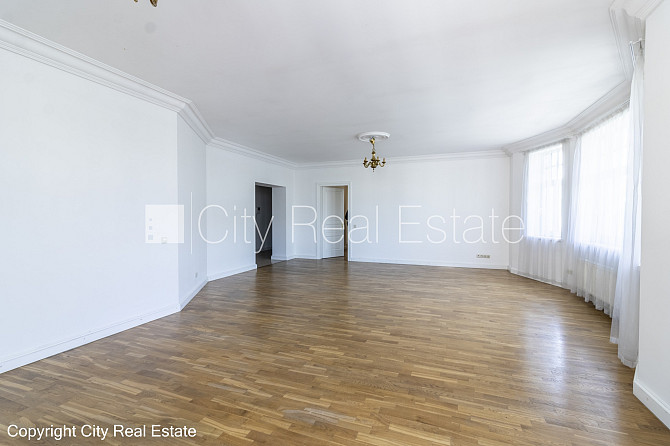 Fasādes māja, renovēta māja, slēgts pagalms, ieeja no ielas, ir lifts, kāpņu telpa pēc Rīga - foto 4