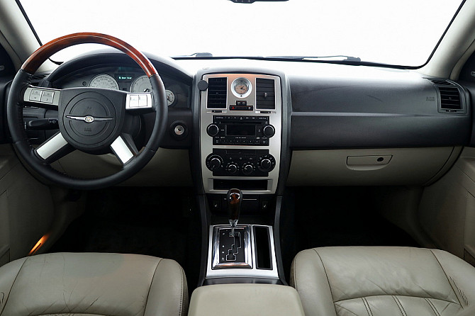 Chrysler 300 C Luxury 3.0 CRD 160kW Таллин - изображение 5