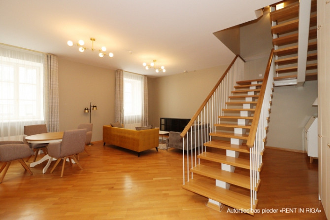 Ekskluzīvs divstāvu dzīvoklis  Palasta ielā 9, Vecrīgā  Tiek piedāvāts unikāls divstāvu Rīga - foto 6