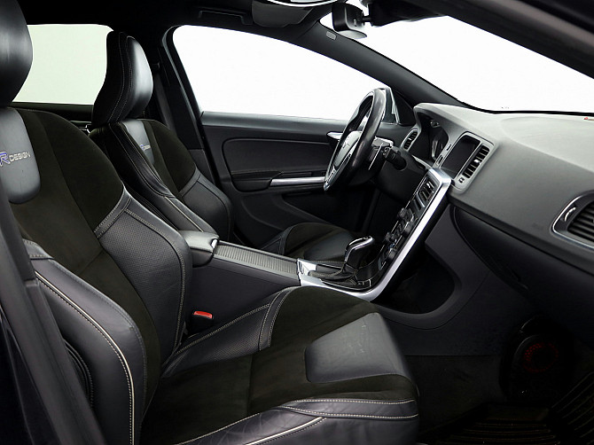 Volvo V60 R-Design Facelift ATM 2.0 D5 133kW Таллин - изображение 6