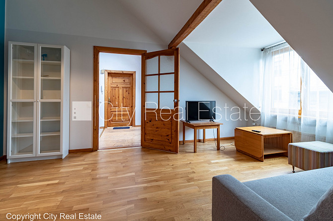 Koka māja, fasādes māja, slēgts pagalms, ieeja no pagalma, mansards, logi vērsti mājas abās Rīga - foto 15