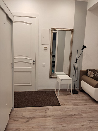 Tiek izīrēts gaišs, mājīgs dzīvoklis ar balkonu Rīgas centrā. Dzīvokļa plānojums ir praktisks, ... Рига - изображение 7