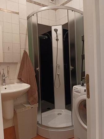 Tiek izīrēts gaišs, mājīgs dzīvoklis ar balkonu Rīgas centrā. Dzīvokļa plānojums ir praktisks, ... Рига - изображение 11