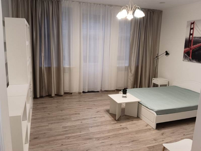 Tiek izīrēts gaišs, mājīgs dzīvoklis ar balkonu Rīgas centrā. Dzīvokļa plānojums ir praktisks, ... Рига - изображение 14