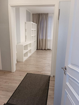 Tiek izīrēts gaišs, mājīgs dzīvoklis ar balkonu Rīgas centrā. Dzīvokļa plānojums ir praktisks, ... Рига - изображение 13