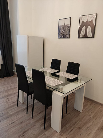 Tiek izīrēts gaišs, mājīgs dzīvoklis ar balkonu Rīgas centrā. Dzīvokļa plānojums ir praktisks, ... Рига - изображение 3