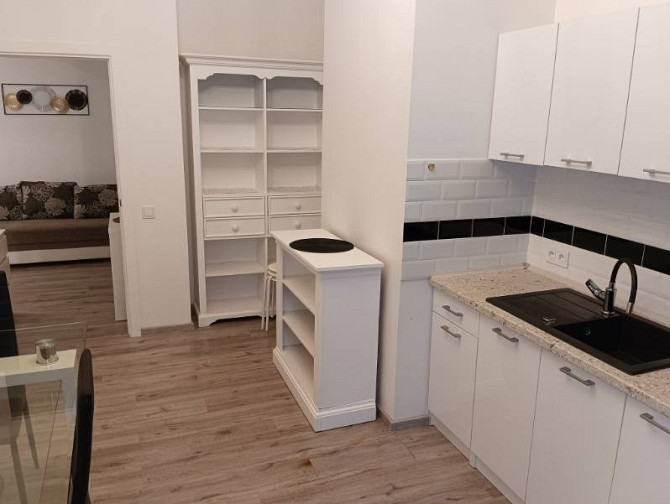 Tiek izīrēts gaišs, mājīgs dzīvoklis ar balkonu Rīgas centrā. Dzīvokļa plānojums ir praktisks, ... Рига - изображение 5