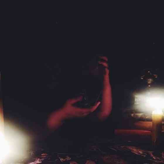 Меня зовут Ревера, , я практикующая потомственная ясновидящая, предлагаю свои услуги 1. Снятие... Рига