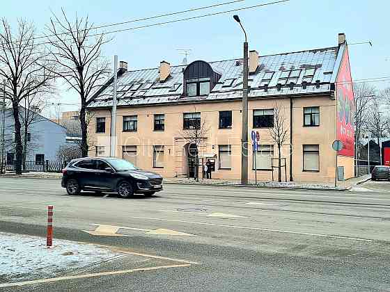 Фасадный дом, реновированный дом, благоустроенная озеленённая территория, Рига