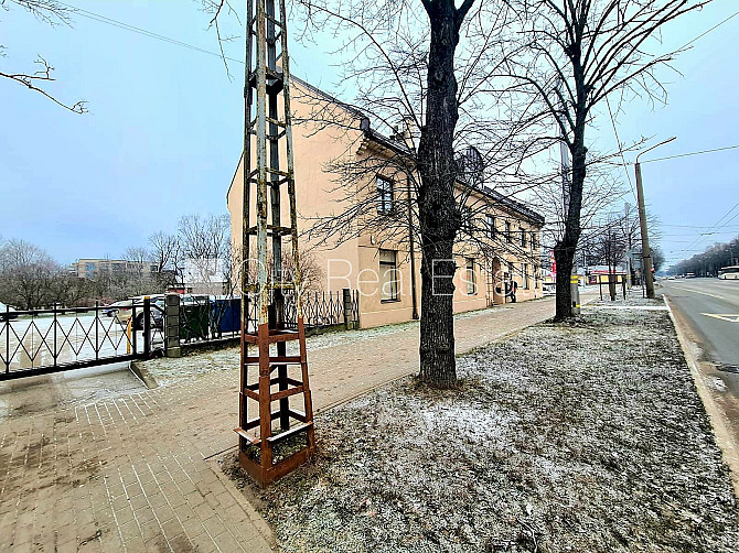 Fasādes māja, renovēta māja, labiekārtota apzaļumota teritorija, slēgts pagalms, teritorijas Rīga - foto 14