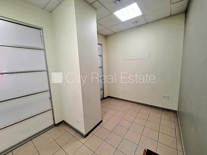 Fasādes māja, renovēta māja, labiekārtota apzaļumota teritorija, slēgts pagalms, teritorijas Rīga - foto 10