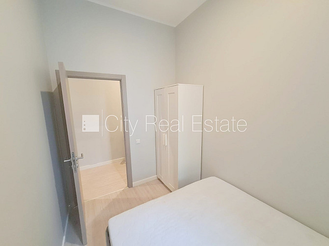 Pagalma ēka, renovēta māja, slēgts pagalms, ieeja no pagalma, kāpņu telpa pēc kapitālā Rīga - foto 2