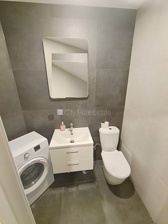 Pagalma ēka, renovēta māja, slēgts pagalms, ieeja no ielas un pagalma, ir lifts, kāpņu telpa Rīga - foto 14