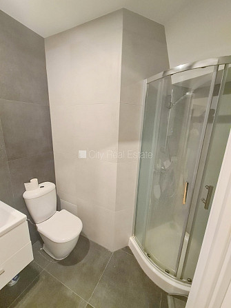 Pagalma ēka, renovēta māja, slēgts pagalms, ieeja no ielas un pagalma, ir lifts, kāpņu telpa Rīga - foto 13