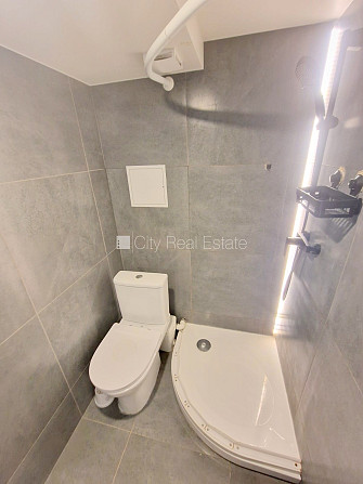 Fasādes māja, renovēta māja, slēgts pagalms, ieeja no ielas, puspagrabs, kāpņu telpa pēc Rīga - foto 16