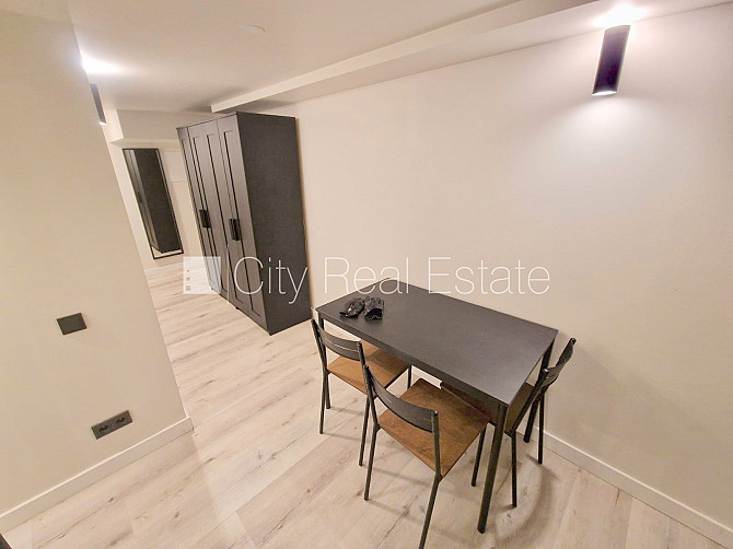 Fasādes māja, renovēta māja, slēgts pagalms, ieeja no ielas, puspagrabs, kāpņu telpa pēc Rīga - foto 18