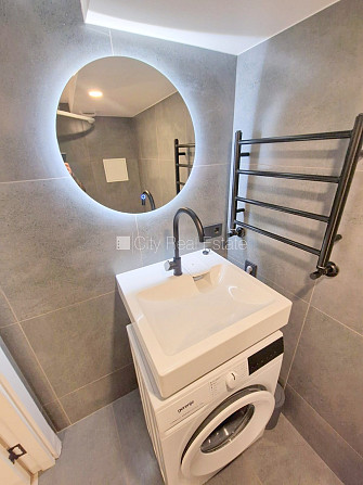 Fasādes māja, renovēta māja, slēgts pagalms, ieeja no ielas, puspagrabs, kāpņu telpa pēc Rīga - foto 15