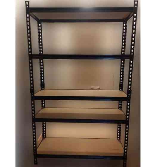 Ļoti izturīga metāla plauktu konstrukcija. Plauktu konstrukcijas slodzes izturība ir vairāk par 1... Rīga