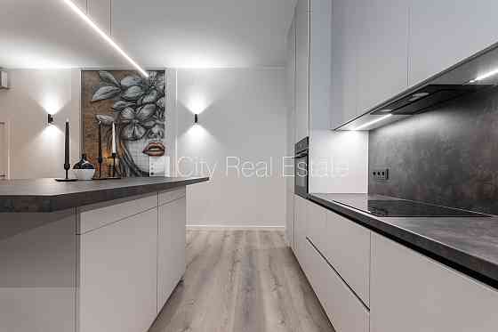 Фасадный дом, реставрированный дом, возможность аренды парковки, подземная Рига