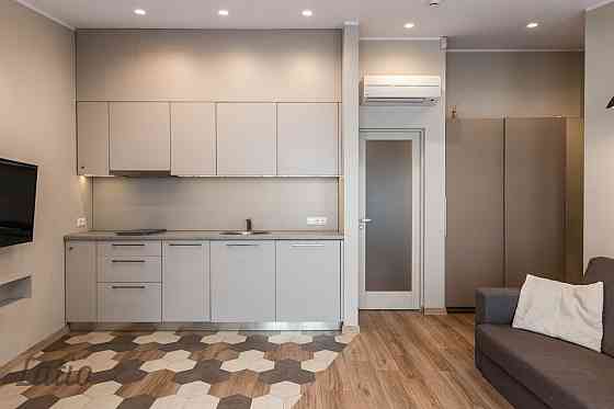 Izīrē mēbelētu un ar sadzīves tehniku aprīkotu divistabu dzīvokli 2007.gadā būvētā / rekonstruētā ēk Rīga