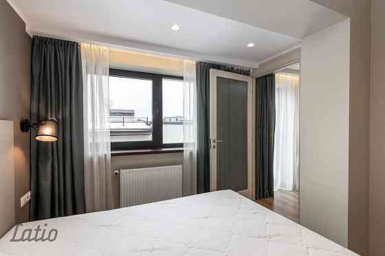 Izīrē mēbelētu un ar sadzīves tehniku aprīkotu divistabu dzīvokli 2007.gadā būvētā / rekonstruētā ēk Rīga