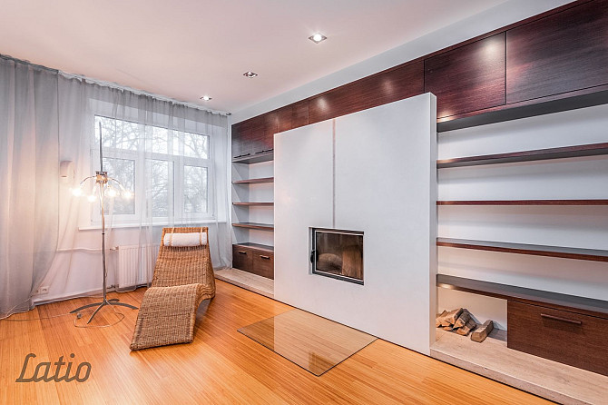 Īrei piedāvājam plašu, rūpīgi remontētu dzīvokli funkcionālisma stila ēkā blakus Rīga - foto 3