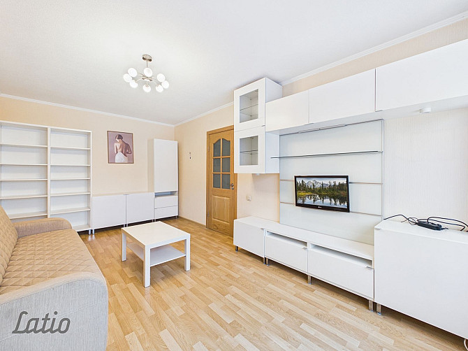 Pārdod plašu un gaišu dzīvokli Dārzciemā  tikai 10 minūšu braucienā no Rīgas centra.
Dzīvoklis sastā Рига - изображение 1