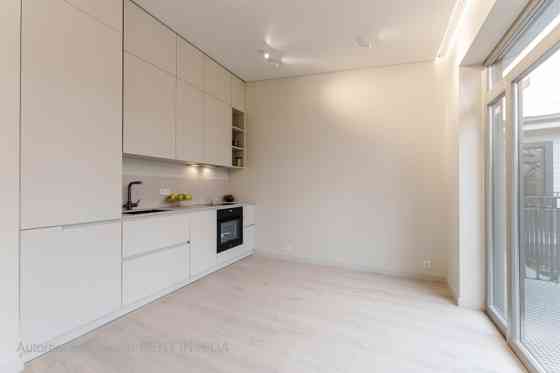 Предлагаем квартиру с панорамными окнами в отремонтированном проекте в Рига