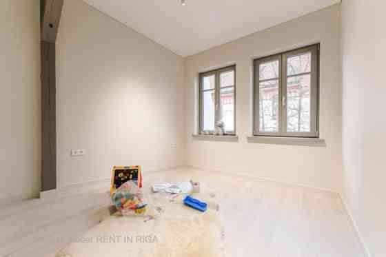 Новая квартира с качественной отделкой и мебелью в центре Агенскалнса.  Дом с Рига