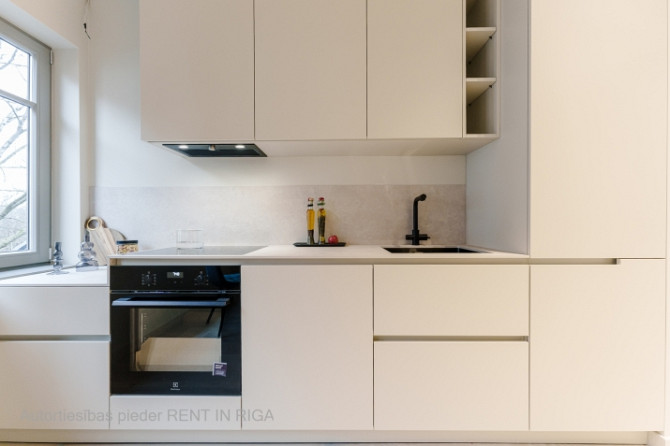 Новая квартира с качественной отделкой и мебелью в центре Агенскалнса.  Дом с Рига - изображение 6