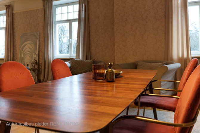 Piedāvājam ilgtermiņa īrei plašu trīsistabu dzīvokli atjaunotajā mājā, Rīgas klusajā Rīga - foto 5