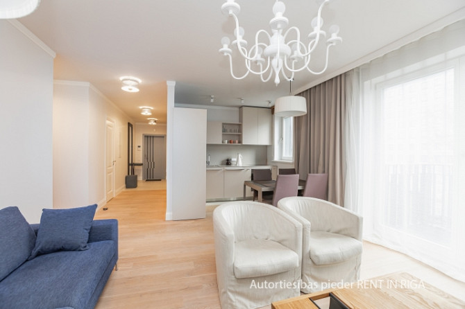 Tiek izīrēts interjera dizainera veidots 3-istabu dzīvoklis projektā Futuris, Rīgas klusajā Rīga - foto 3