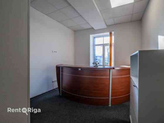 Офис с собственным санузлом в кабинете  Площадь: 22,4 м  Описание помещения: + Rīga