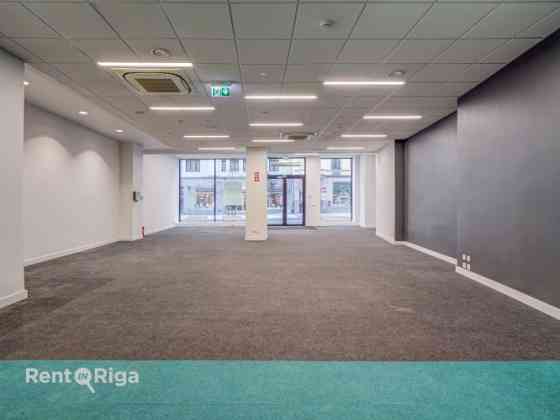 Коммерческие помещения с высокой видимостью в центре Риги  Сдаются в аренду Rīga