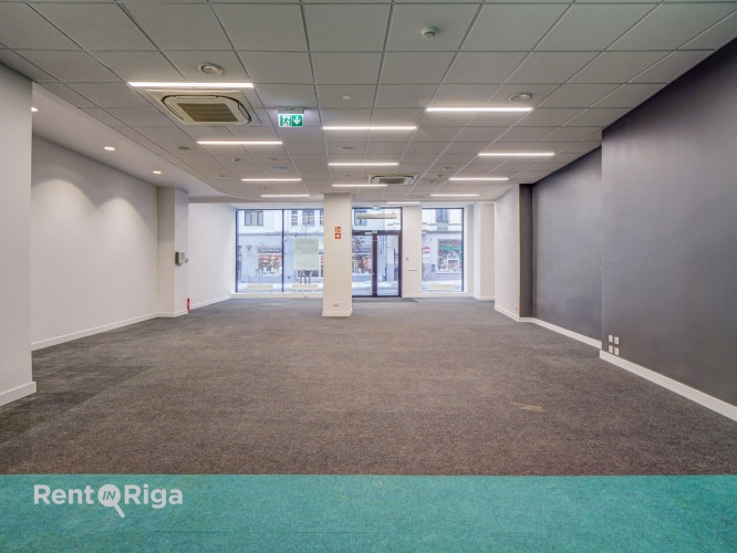 Augstas redzamības komerctelpas Rīgas centrā  Tiek piedāvātas nomai komerctelpas pašā Rīgas Rīga - foto 3