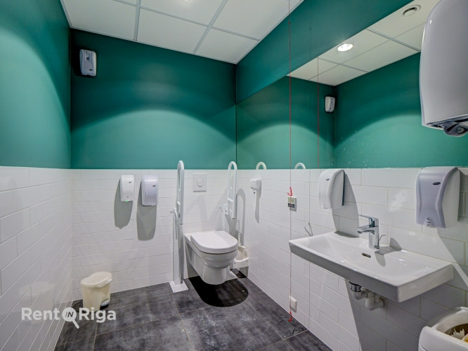 Augstas redzamības komerctelpas Rīgas centrā  Tiek piedāvātas nomai komerctelpas pašā Rīgas Rīga - foto 9