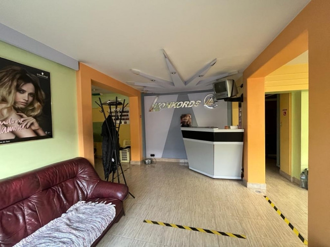 Plašas tirdzniecības telpas ar atsevišķu ieeju un augstu klientu plūsmu  Piedāvājumā Rīga - foto 1