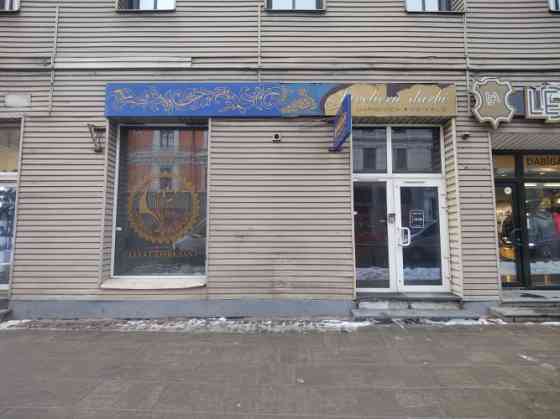 Tirdzniecības telpas centrā, Marijas ielā.  Šobrīd telpas ir sadalīts 3 mazos kabinetos. Iespējams t Rīga