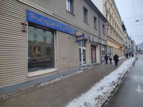 Tirdzniecības telpas centrā, Marijas ielā.  Šobrīd telpas ir sadalīts 3 mazos kabinetos. Iespējams t Rīga