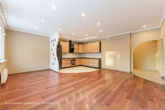 Продаётся 3-комнатная квартира в новом проекте, Югла  Предлагается просторная, Rīga