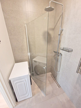 Fasādes māja, renovēta māja, slēgts pagalms, ieeja no ielas, kāpņu telpa pēc kapitālā Rīga - foto 18