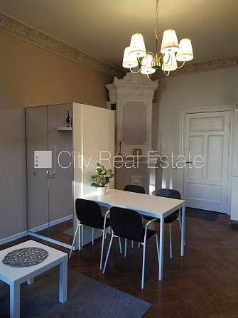 Renovēta māja, vieta automašīnai, ir lifts, balkons, guļamistabu skaits 2 gab., istabas Rīga - foto 3